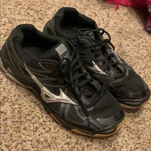 Mizuno volleyball shoes